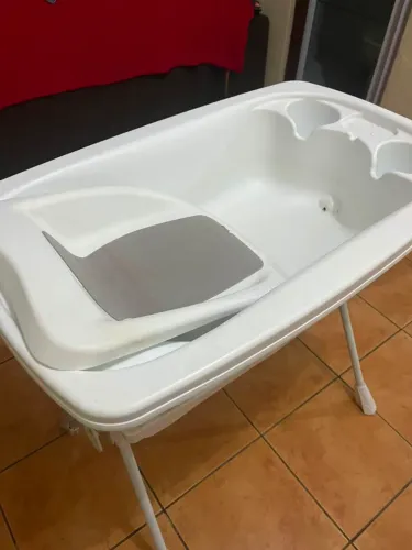 Vendo Banheira Galzerano, Ninho+ almofada de amamentação, e trocador de cômoda