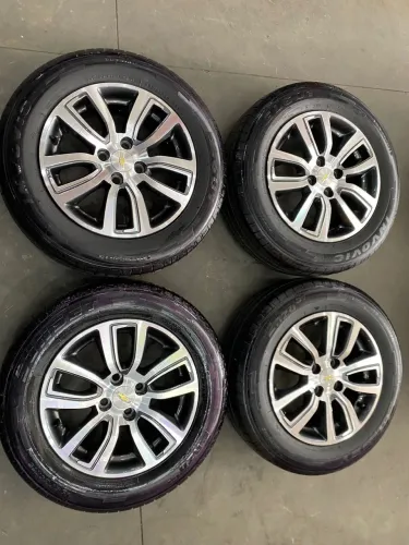 Rodas 15 onix,prisma,Celta,Corsa,classic+ pneus semi novos 