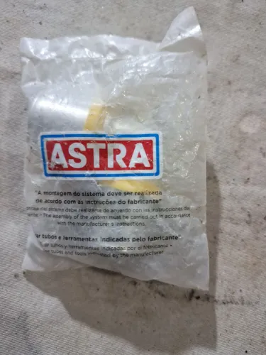 curva metálica astra