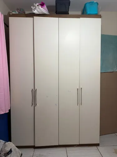 Guarda roupa 4 portas