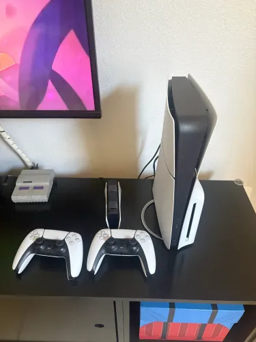 PlayStation 5 Slim - 2 Controles, Base carregadora original, base suporte, caixa