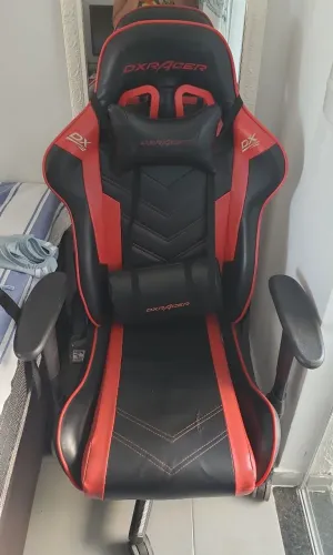 Cadeira DXRACER Vermelha e Preta