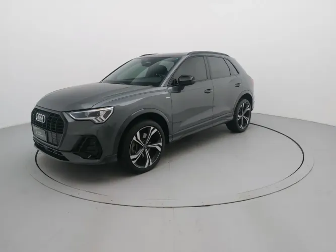Audi Q3 SPB Perf. Black 2.0 TFSI Tipt. Quat. 2024