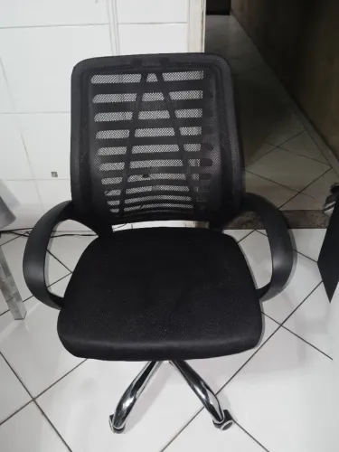 Cadeira Ergonômica Preta (Usada por 4 dias)