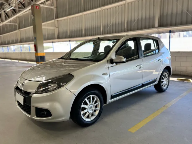 Renault Sandero Privilège Hi-flex 1.6 16V 5P AUT 2014