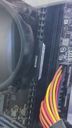 Memória RAM corsair 8GB ddr4 2400mhz