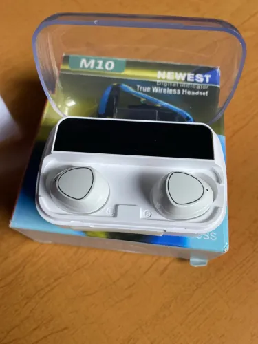 Fones de ouvido M10 Branco novo na caixa