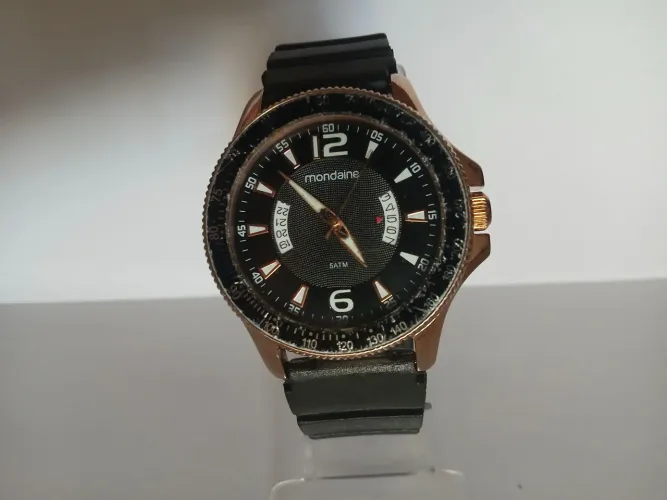 Relógio Mondaine com pulseira de borracha