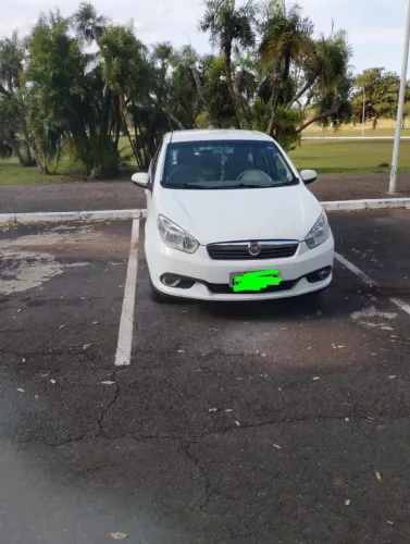 Fiat Grand Siena Essence 1.6 Flex 16V 2014