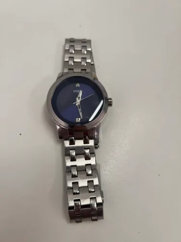 Relógio Guess lindo - fabricado no Japão - usado em excelente estado - todo em aço