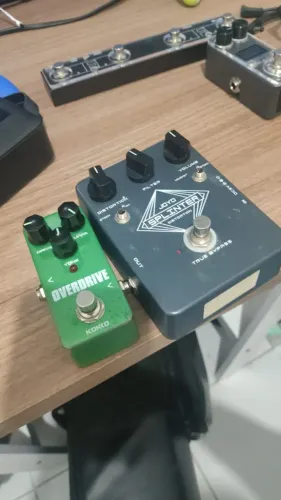 Pedais de guitarra