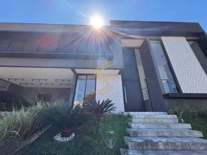 Casa de alto padrão à venda ou para locação no Condomínio Euroville II