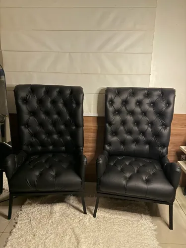 Vendo 2 poltronas capitonê em perfeito estado 