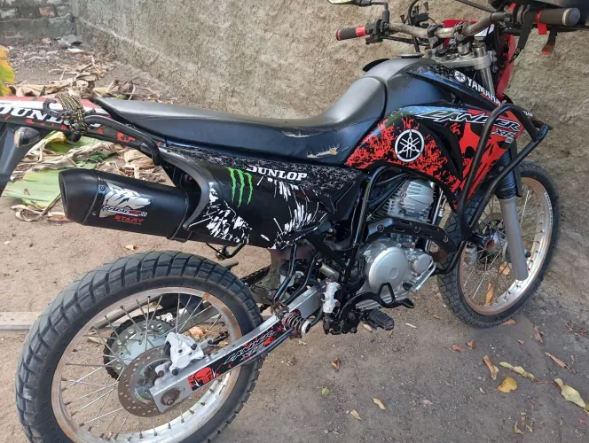 Vende se essa linda Lander 2014