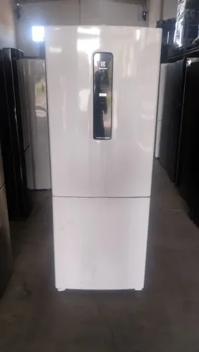 Geladeira Electrolux Frost Free nova