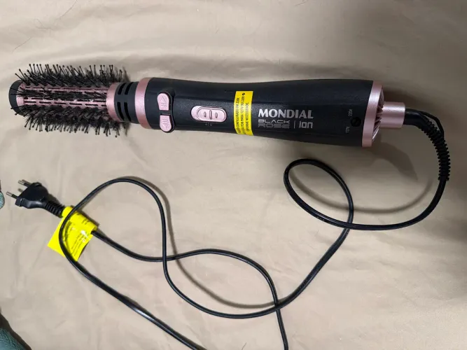 Escova secadora mondial Black íon