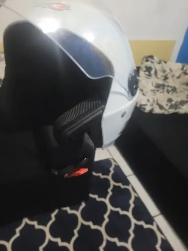 Capacete aberto
