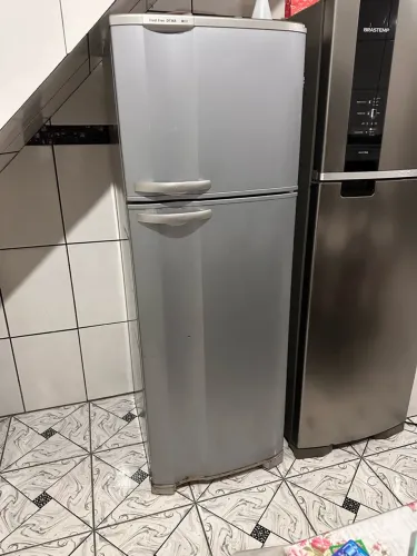 Geladeira Electrolux Froos Free