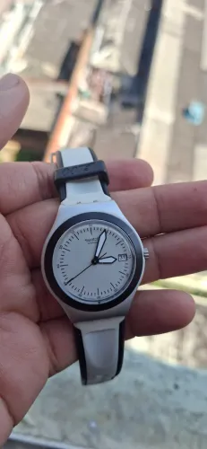Relógio swatch 007 original vendo olx pay mais entrega para todo Brasil