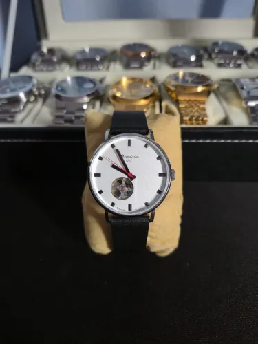 Mondaine automático open heart