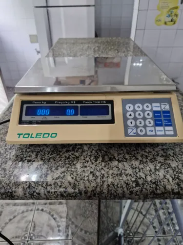 BALANÇA DIGITAL TOLEDO PRIX 3, excelente estado, bivolt, teclado novo, aceita etiquetadora