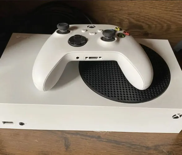 XBOX SERIES S (USADO EM BOM ESTADO)