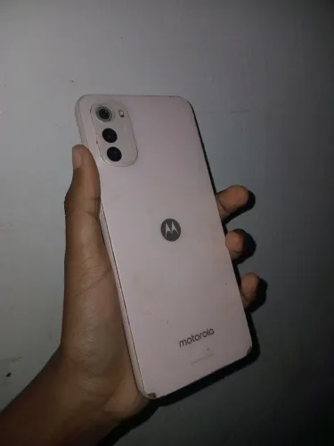 Vende-se Motorola Moto E32s | 4GB + 54GB | Branco + Capa