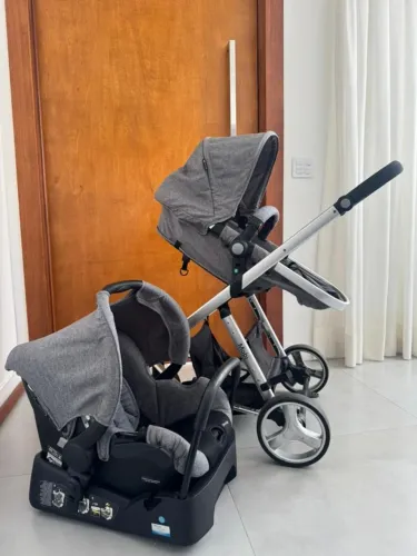 Carrinho de Bebê Safety 1st com Bebê Conforto de 0 a 15kg e vira Moisés