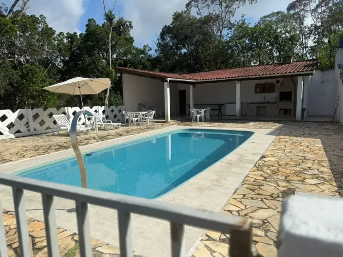 Chácara com piscina próximo ao centro de Juquitiba - SP