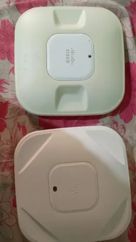 Roteador CISCO de Alto alcance. ATENÇÃO: Está sem a fonte de alimentação. 40 reais cada um
