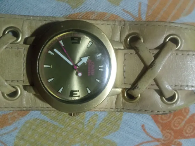 Relógio chili Beans