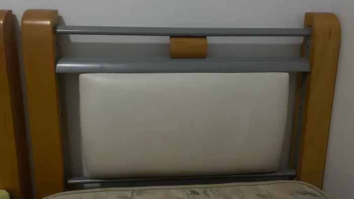 Cama de solteiro de madeira maciça 
