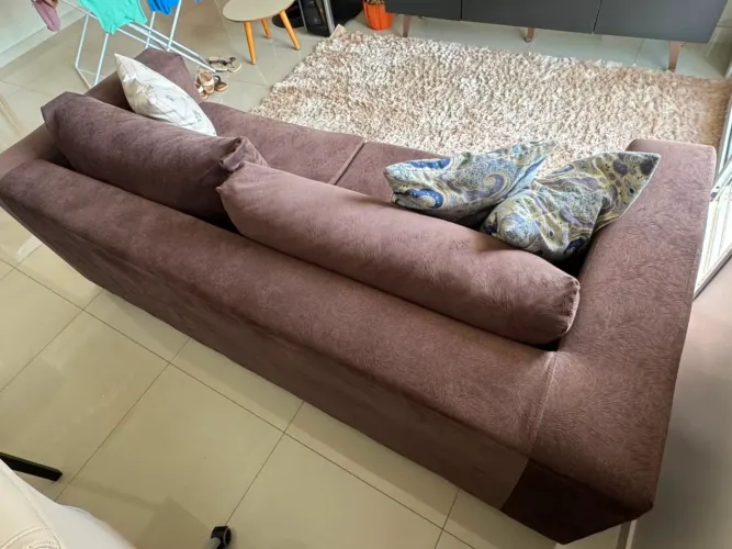 VENDE-SE SOFÁ SEMI NOVO EM ÓTIMO ESTADO DE CONSERVAÇÃO