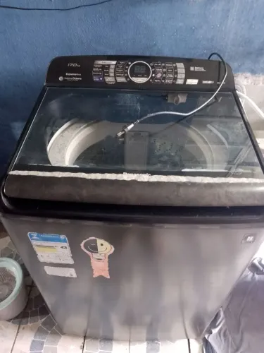 Máquina de lavar roupas 17 kilos funcionando perfeitamente porém o cesto abaixou 