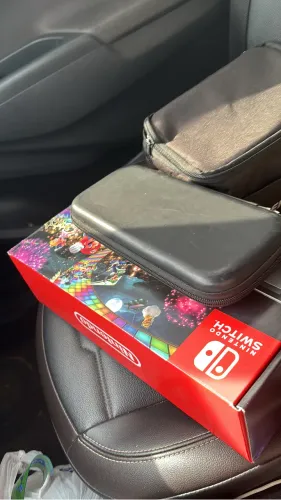 NINTENDO SWITCH COMPLETO - R$ 1.300,00