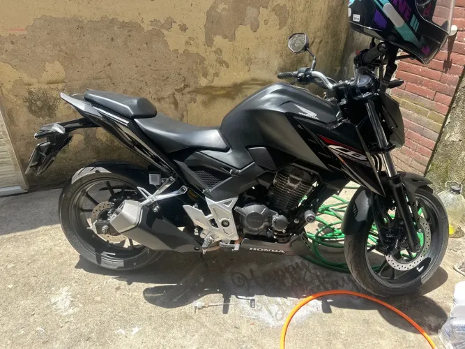 Honda CB 300f Twister Flex 2025