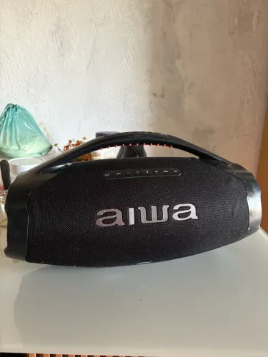 Caixa De Som Boombox Aiwa Awsbbs01b 200w Ip66 30h De Bateria (Usado)