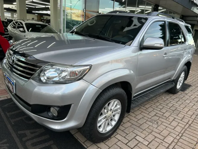 Toyota Hilux SW4 SR 4X2 2.7/ 2.7 Flex 16V Aut. 2015