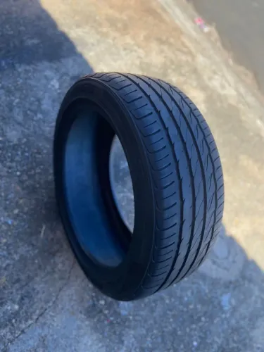 2 Pneus 235/45 R18