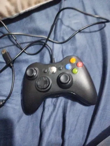 Troco controle com fio XBox 360 estado novo