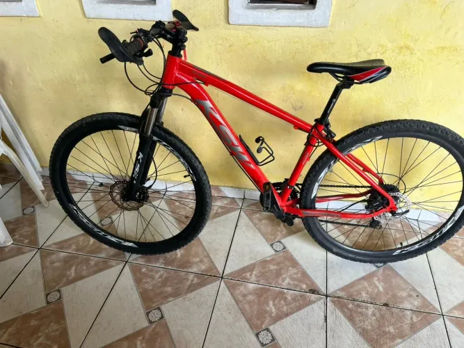 Vendo bicicleta aro 29, seminova em ótimo.