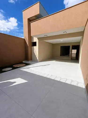 CASA ALTO PADRÃO 3 SUÍTES PLENAS VARANDA GOURMET PORCELANATO ILUMINAÇÃO LED FINANCIA