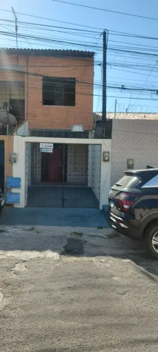 Casa com 03 quartos - Alvaro Weyne