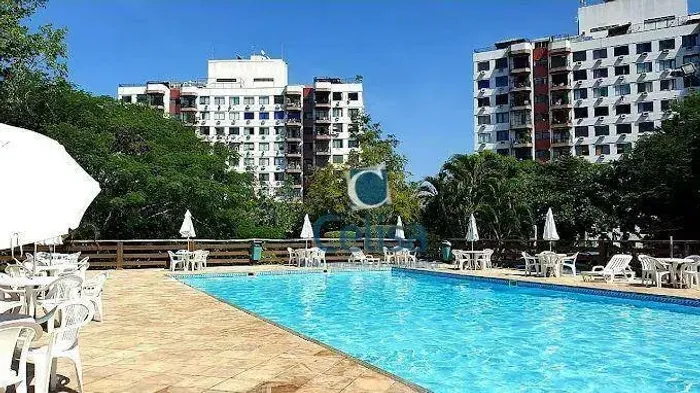 Apartamento com 3 dormitórios para alugar, 87 m² por R$ 3.226,81/mês - Pechincha - Rio de