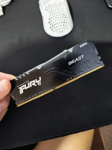 Memória 8GB DDR4 3200MHz Kingston Fury Beast