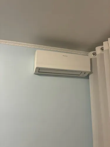 Ar-Condicionado Daikin 12.000 BTUs Quente/Frio + Placa Nova