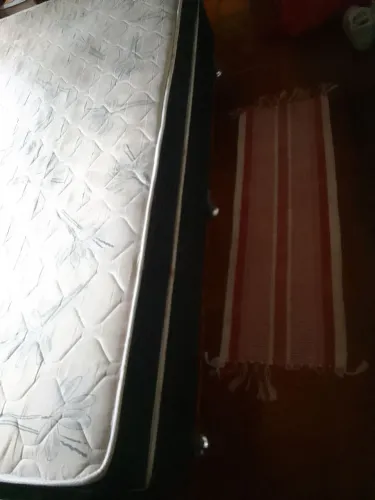 Vendo cama de casal de molas