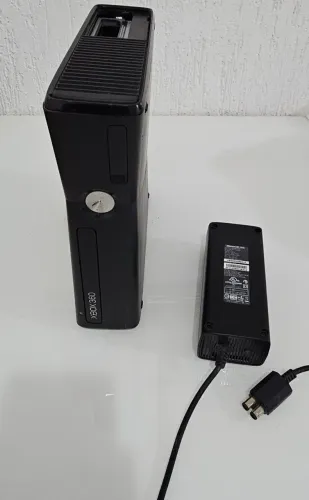 Xbox 360 Slim Modelo 1439 (2012) Para Peças / Manutenção
