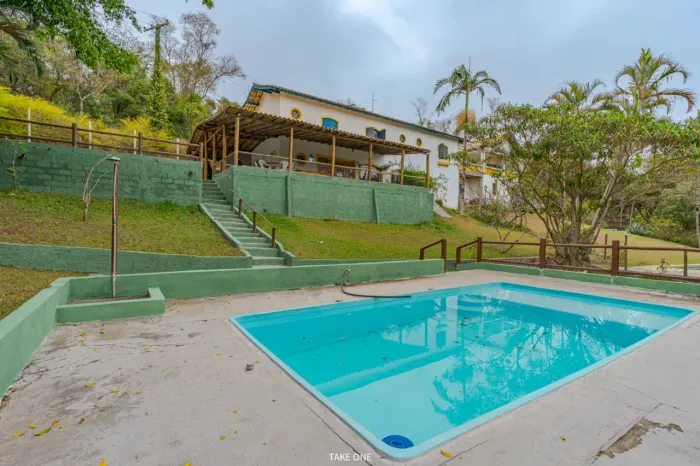 Casa em condomínio para venda em Recanto dos Palmares com 3 quartos, sendo 3 suítes, 250m²