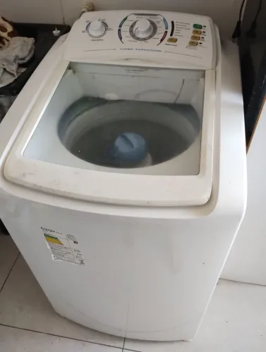 MÁQUINA DE LAVAR - 10KG - FUNCIONANDO